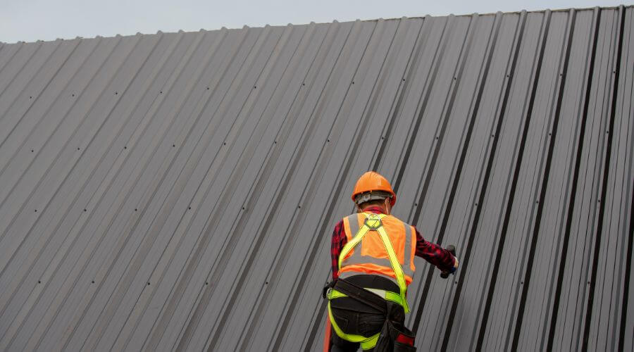 Professional gutter cleaning in McLeansboro, IL